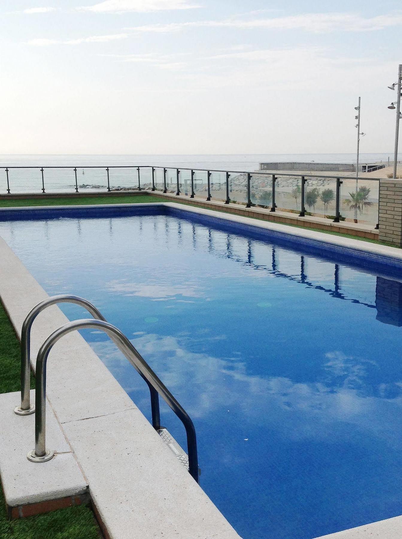 Alcam Badalona Playa Norte Exterior photo